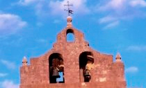 Iglesia de San Martín Obispo, con su espadaña